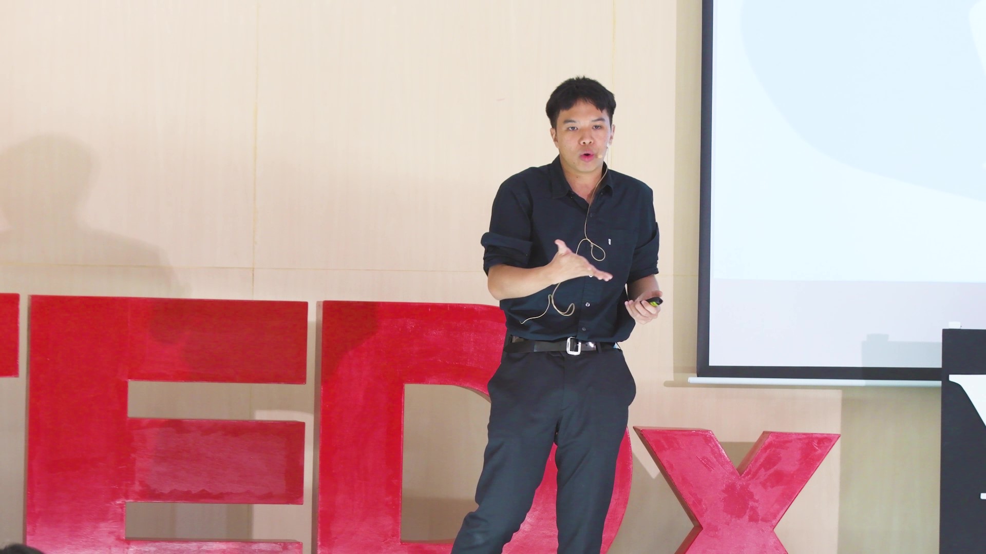13. Fear of public speaking - Mee - frame at 1m59s