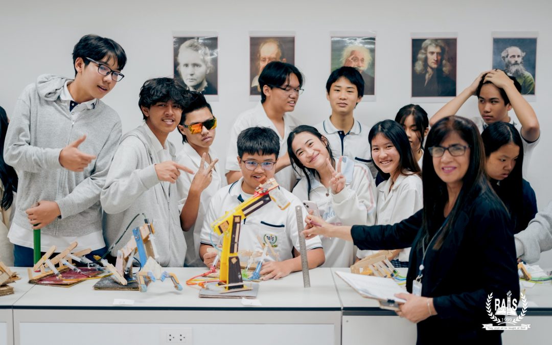 STEM Activity: Hydraulic Arms