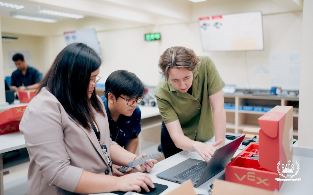 Unboxing VEX V5 Robotics Kit!